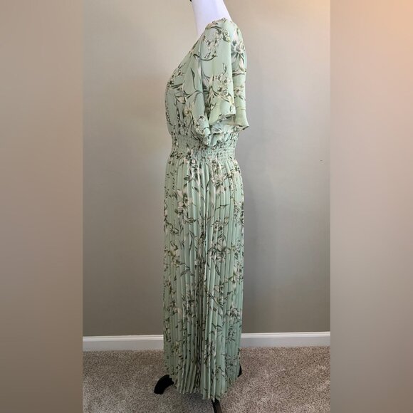 New TAYLOR Medium Floral-Print Smocked Pleated Dress - Picture 10 of 16